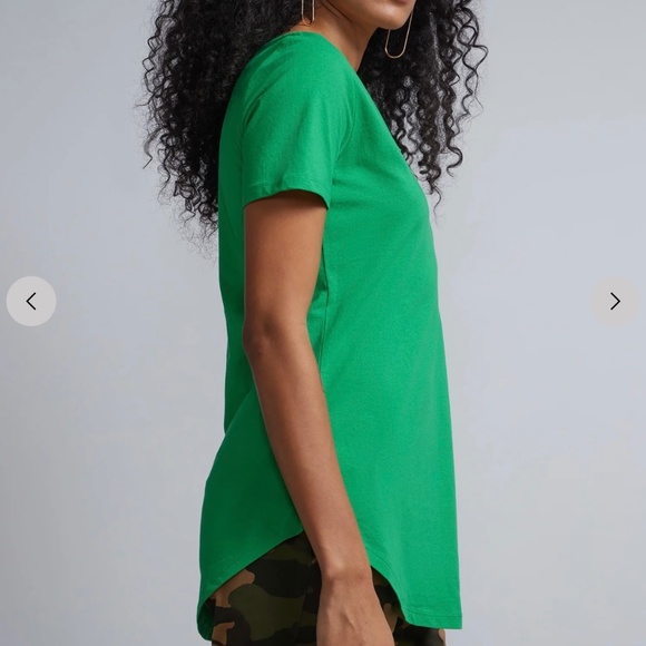 Ny & Company V-neck Short Sleeve Tunic T-shirt. Size L. - Picture 3 of 3